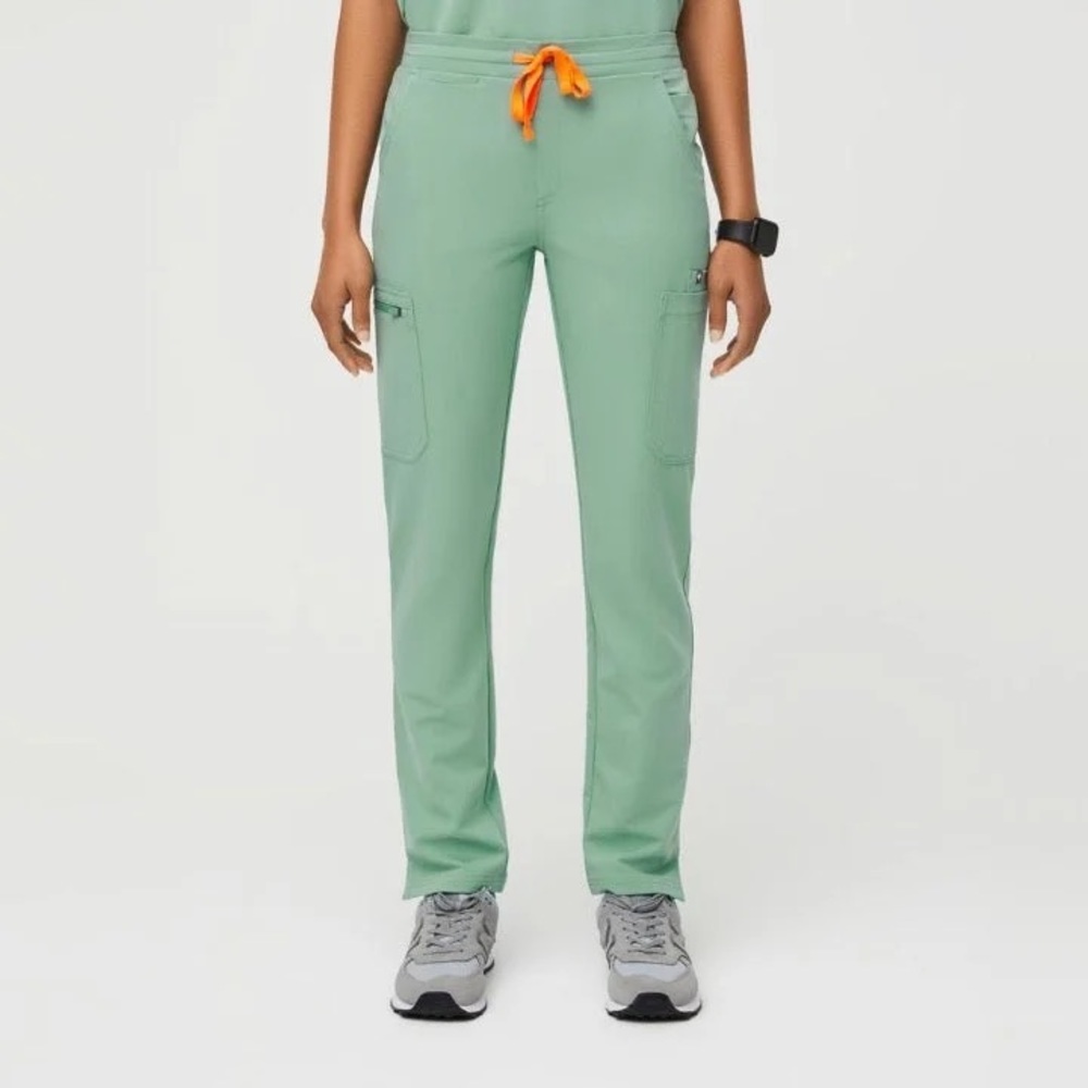 FIGS yola pants in jade